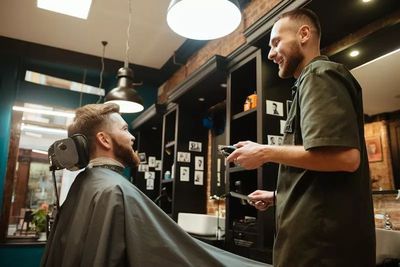 油头热潮渐散，BarberShop为何逆势扩张？理发服务的价值回归与体验升级