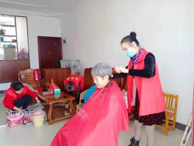 爱心义剪进社区，志愿服务情暖老人心